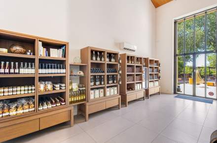 The Mentone Wine and Fine Grocery Tasting Room