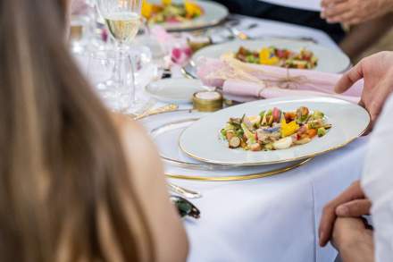 Plates, wedding and reception Var, Provence, Château Mentone.